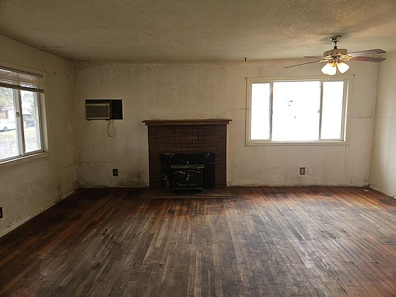 5th image of 2342 California Ave