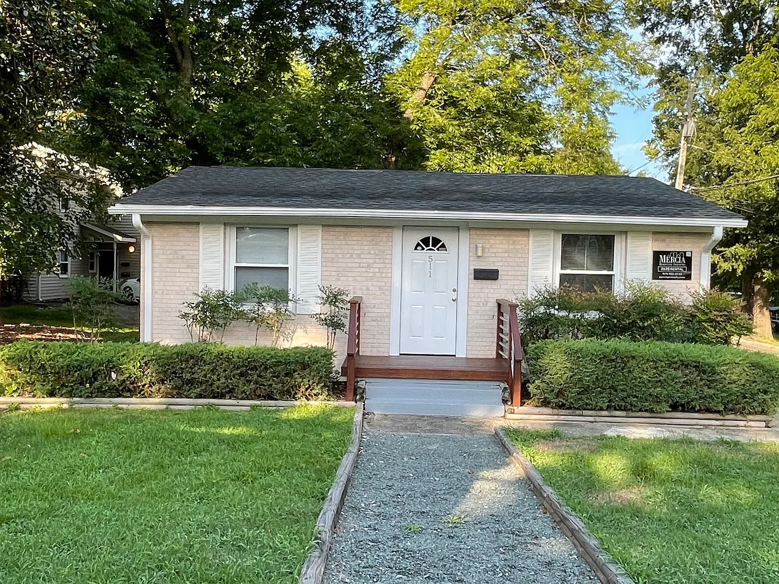 2 bed, 750 sqft, $2,450 — Photo 1