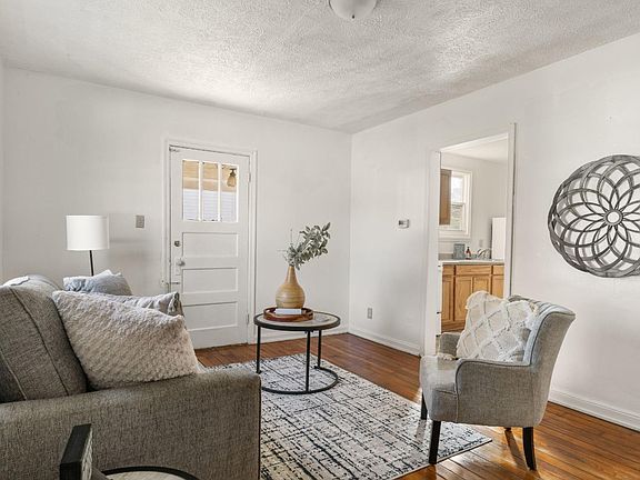 5th image of 4814 Myrtle St