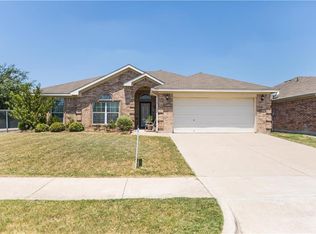 1717 Triumph Trl, Arlington, TX 76002