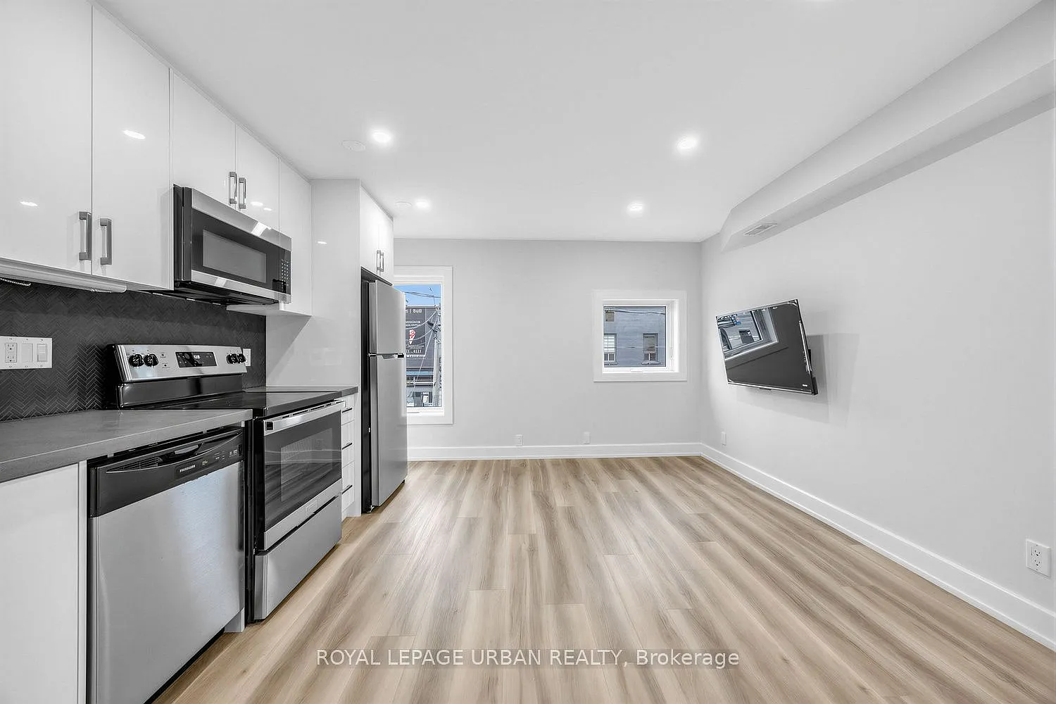 2 bed, $2,450 — Photo 2