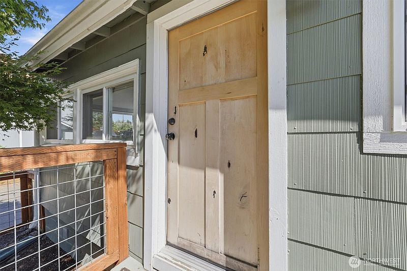 2nd image of 214 E 68th Street