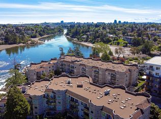1083 Tillicum Rd #5, Esquimalt, BC V9A7L7