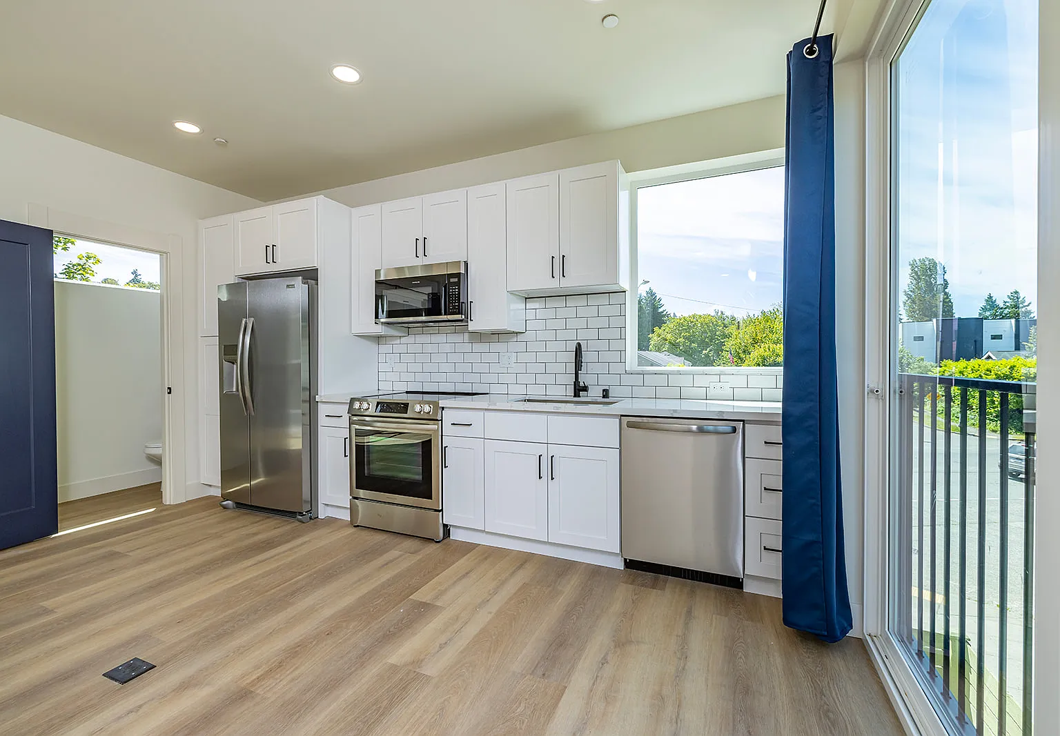 6320A 41st Ave SW — Photo 3