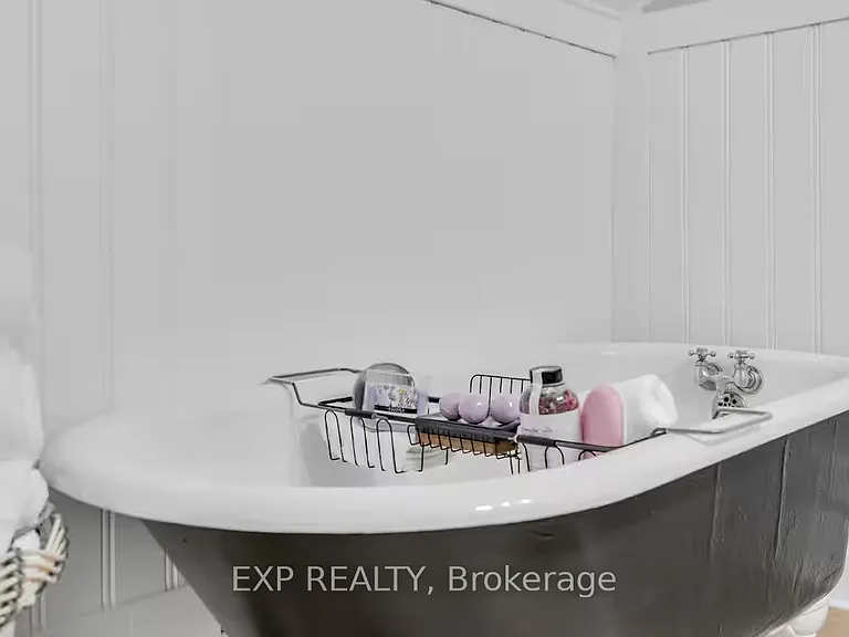 9 Caldwell St #2 — Photo 35