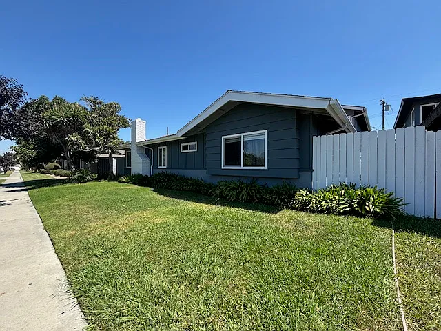 17132 Emerald Ln #A2 — Photo 10
