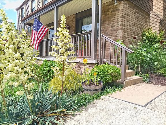 2nd image of 64 Spring Hollow Ct