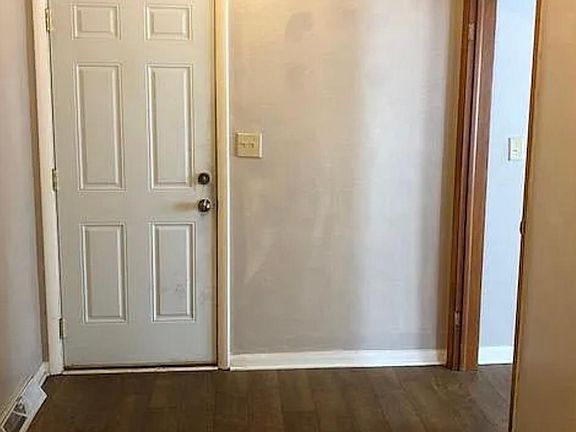 4th image of 1650 Oakes Ave