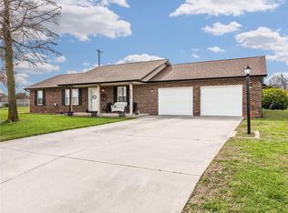 9095 James Ct, New Baden, IL 62265