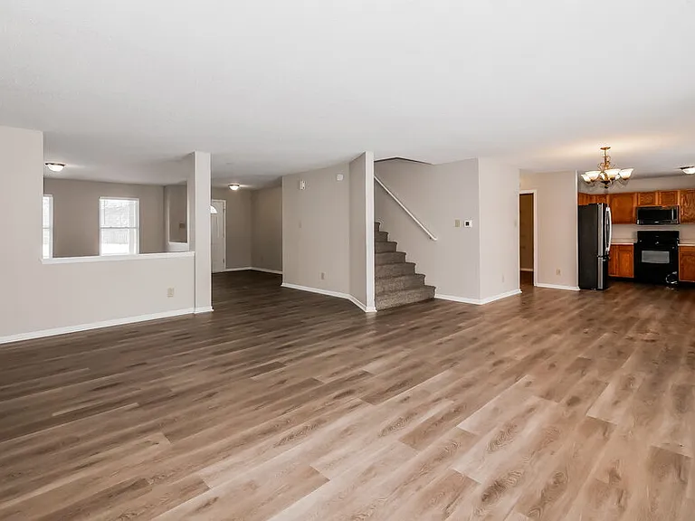 5636 N Littleton Dr — Photo 11