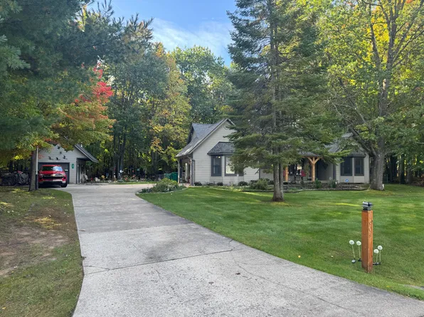 1601 Lake James Dr, Prudenville, MI 48651