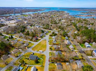 11 Queens Bay Ln, Bourne, MA 02532