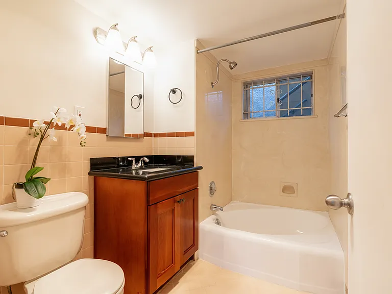 Hamlin Place — Photo 14