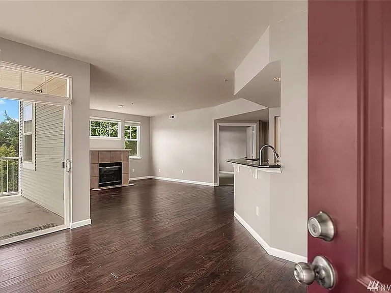 2 bed, 1234 sqft, $2,500 — Photo 3