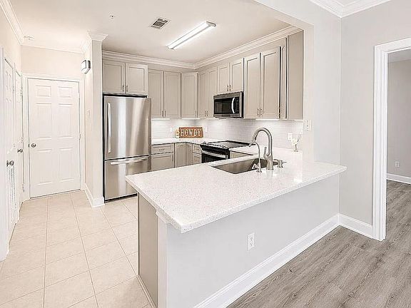 5th image of 801 Luther St W Unit 903