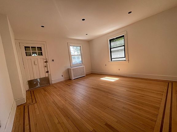 5th image of 94 Bishop St Floor 1