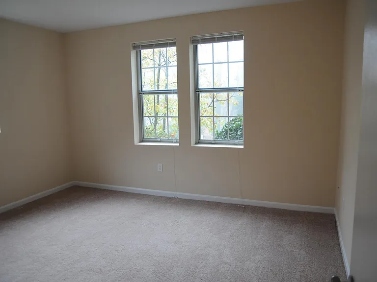 1813 N Rhodes St #4251 — Photo 11