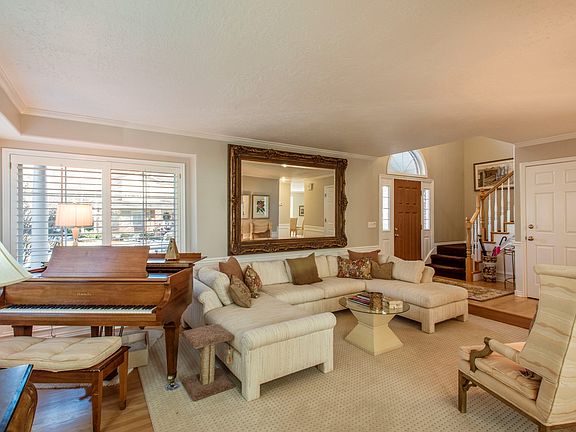 4th image of 6116 S Carriage Park Cir