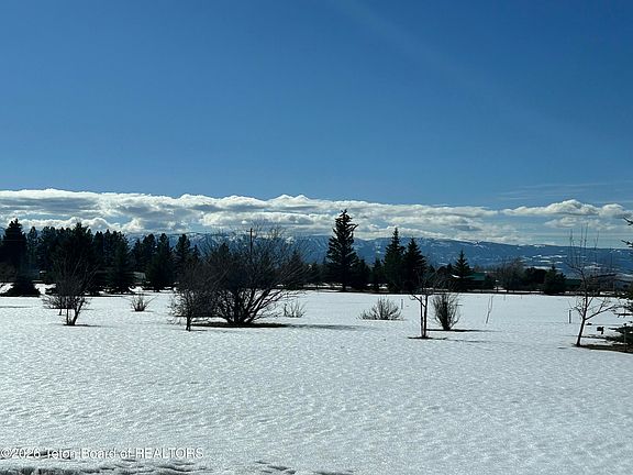 2nd image of 130 Creekside Rd