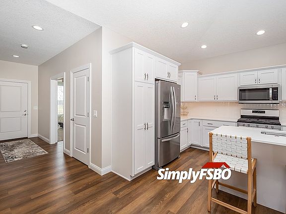 5th image of 5050 Bridle Ln