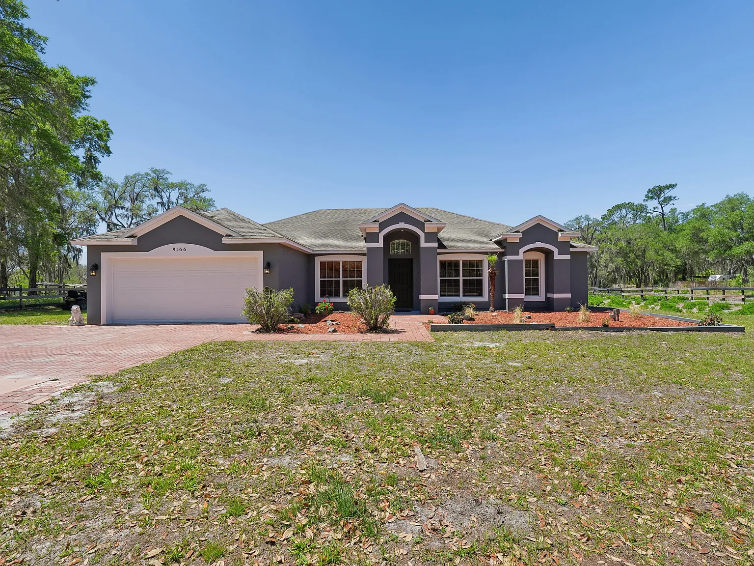 4 bed, 2712 sqft, $2,950 — Photo 2