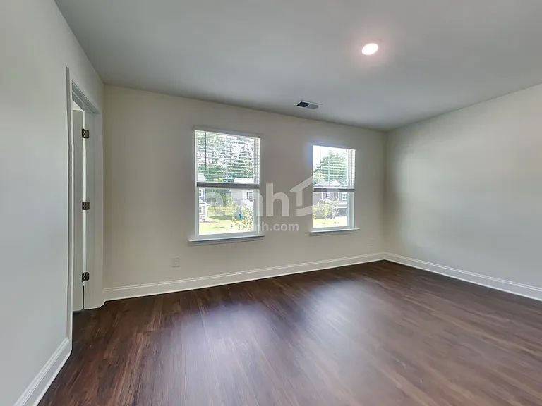 611 Rivermist Dr — Photo 22