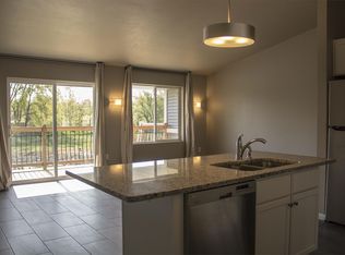 2313 Sunny Ln APT J, Suamico, WI 54313