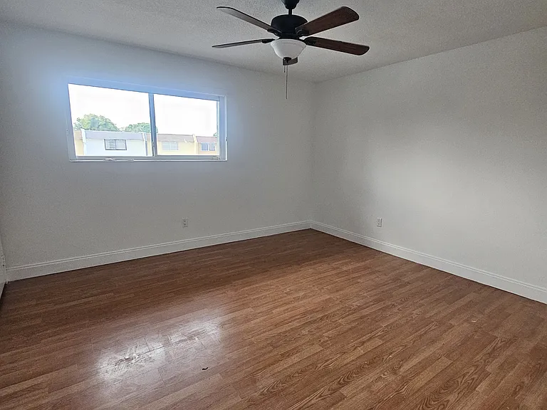 1870 W 72nd Pl — Photo 10