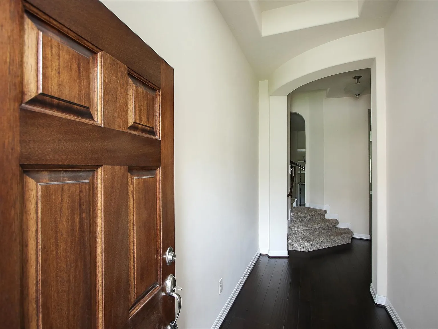 4 bed, 3.5 bath, 3081 sqft, $3,200 — Photo 4