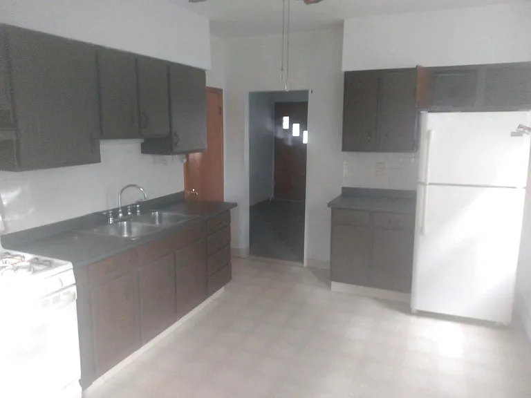 80 N Empire St #A — Photo 3