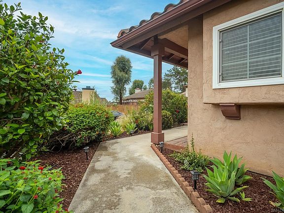 3rd image of 1549 Alameda Gln