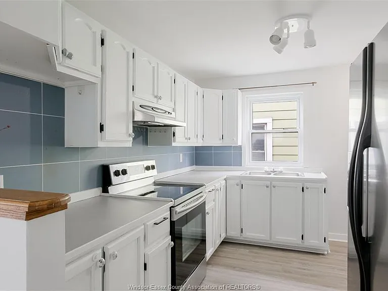 1453 Marentette Ave #UPPER — Photo 7
