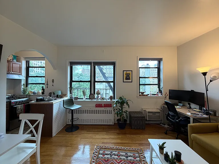 266 W 22nd St #3 — Photo 6