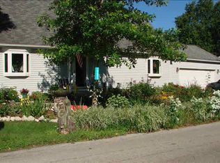 10693 Ellen St, Luna Pier, MI 48157