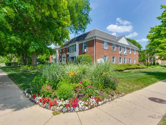 1990 Cherry Ln #17-C, Northbrook, IL 60062