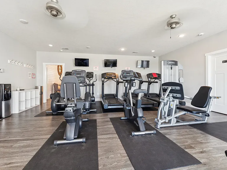 Highland Park Apartment Homes — Photo 47
