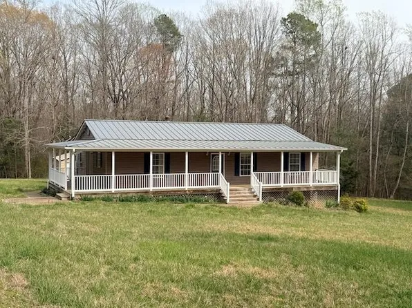 427 Muscadine Trl, Baskerville, VA 23915