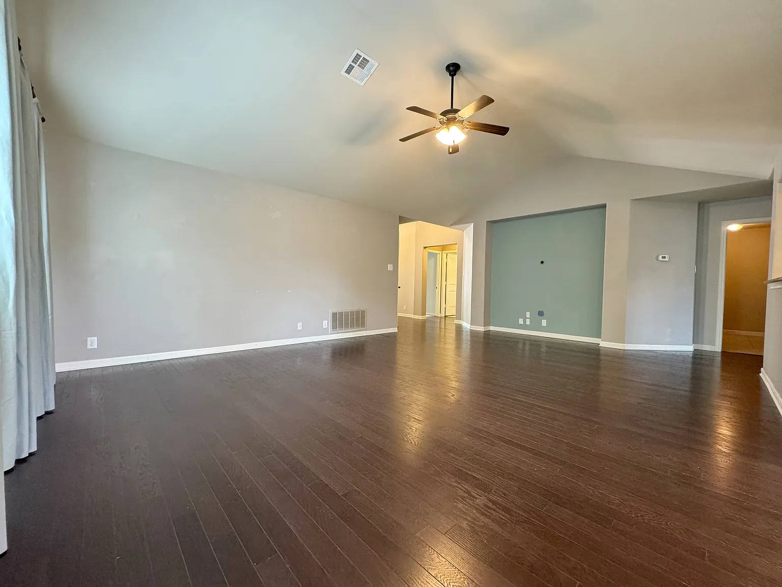 3 bed, 1848 sqft, $2,350 — Photo 3
