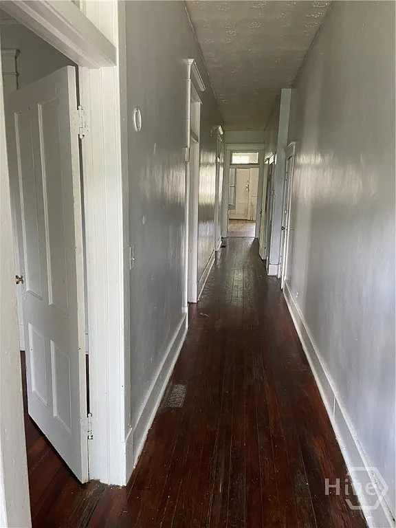 3 bed, 1.0 bath, 1500 sqft, $1,725 — Photo 3