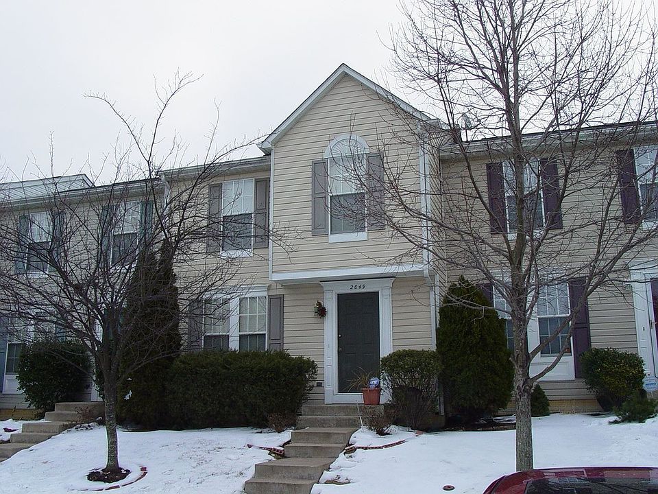Front Exterior - Winter