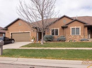 6520 Muirfield Dr, Rapid City, SD 57702