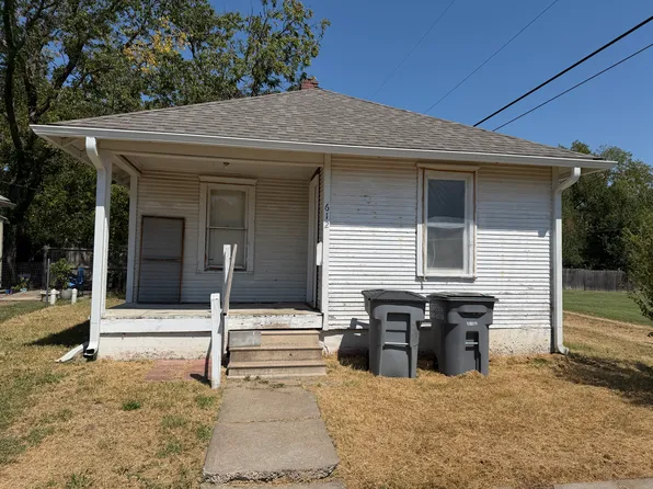 612 E 8th Ave, Emporia, KS 66801