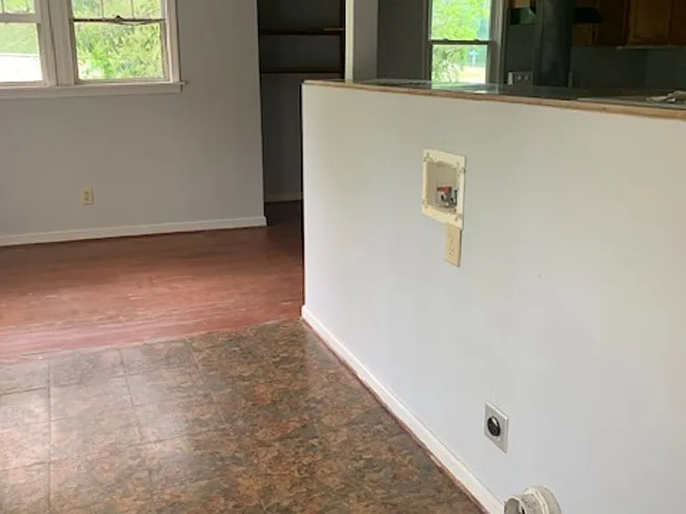 810 Bethesda Rd — Photo 11