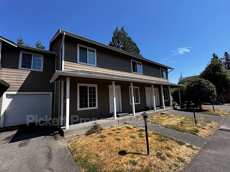 680 Northpark Ln — Photo 2