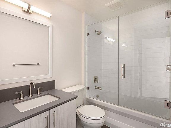 4th image of 315 W Roy St #102