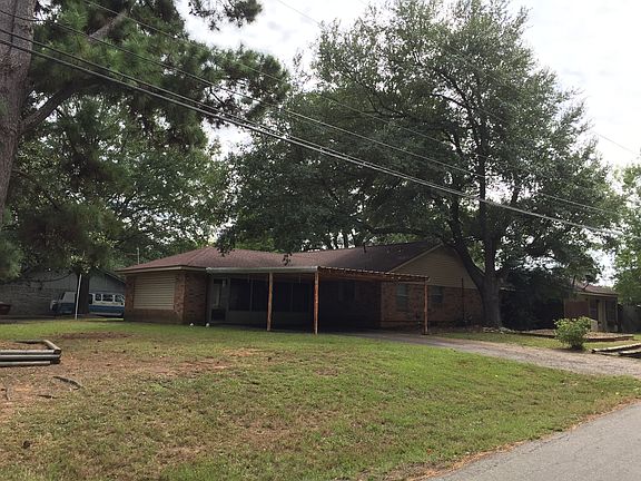 Oversized Corner Lot!