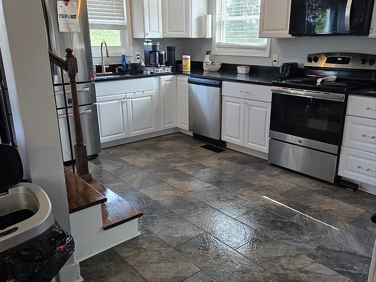 258 E Moody Ave — Photo 5