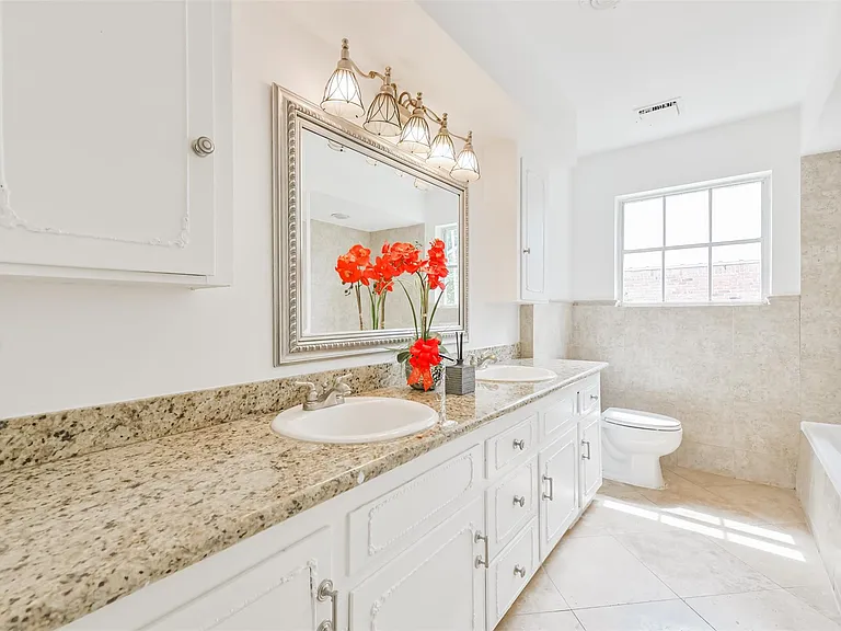 12223 Old Oaks Dr — Photo 28