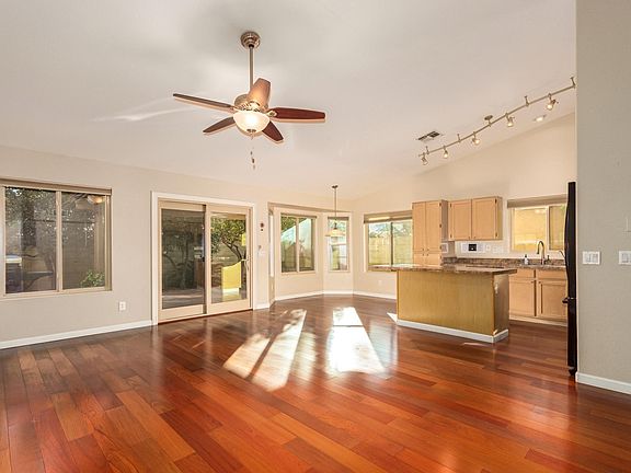 4th image of 4531 E Grovers Ave