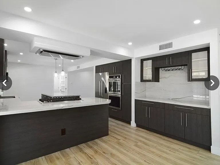 24230 Hatteras St — Photo 4